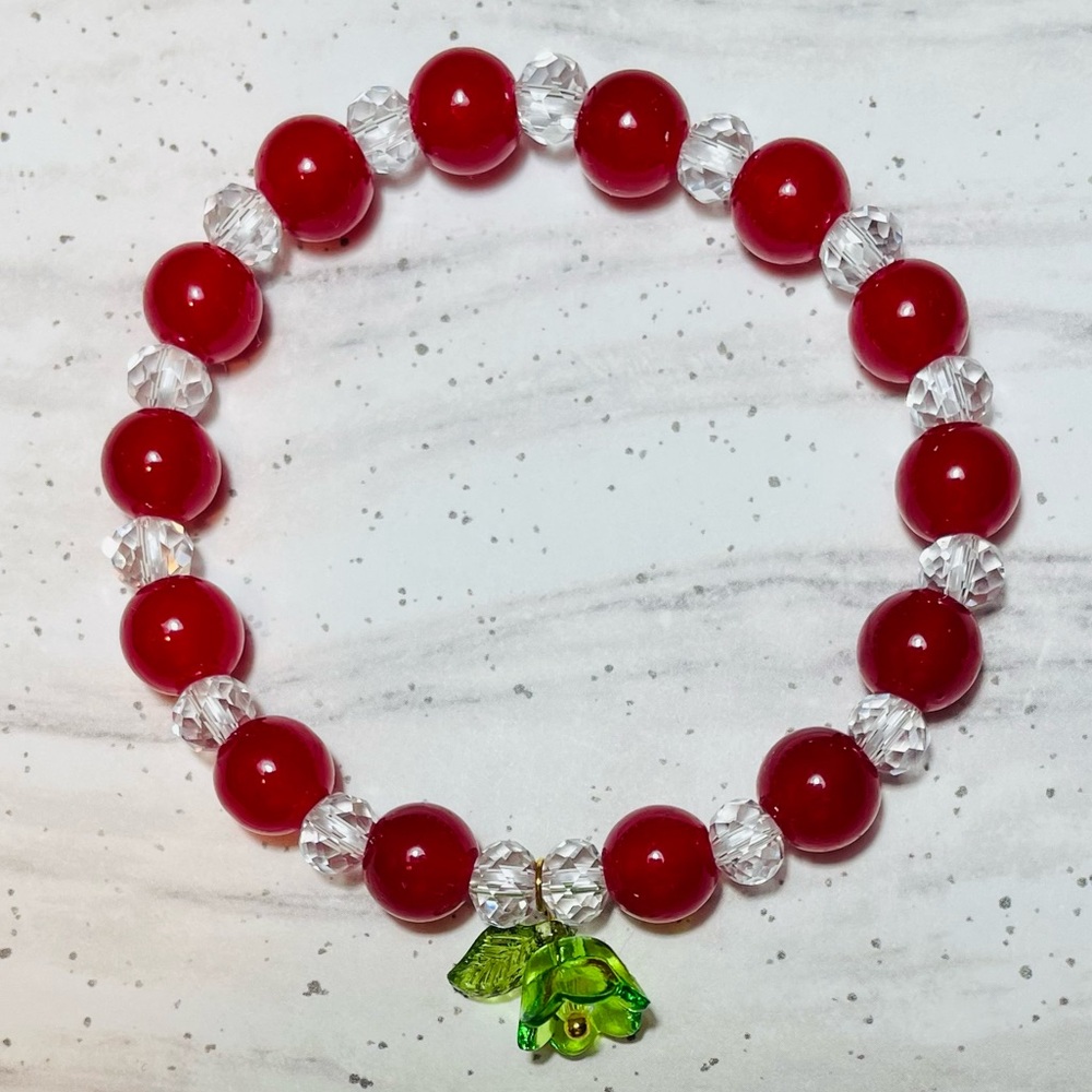 Chic Red and Green Beaded Bracelet